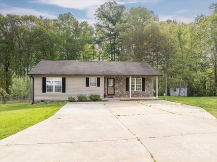 411 Forest Drive sold home in Forest Park, Maiden, NC