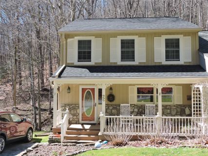 329 Riddle Cove Road sold home in Creekside Villas, Maggie Valley, NC