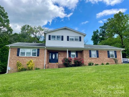 1065 Duchess Drive sold home in Mountainbrook, Mount Pleasant, NC
