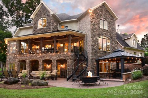 386 Shagbark Court