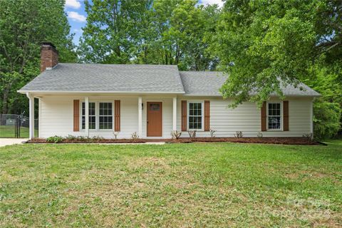 657 Tryon Place sold home in Governors Square, Gastonia, NC
