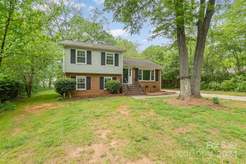 5200 Delivau Drive