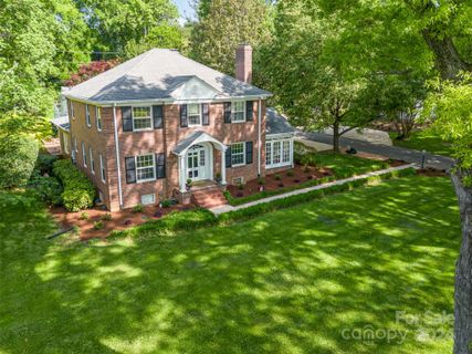 1900 S Wendover Road