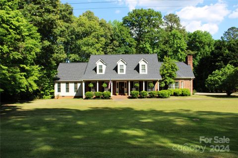 102 N Den Road sold home in Beaver Dam Estates, Wadesboro, NC