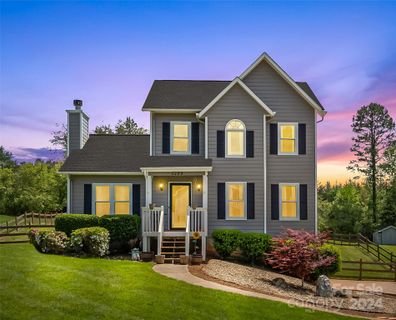 5299 Winding Oak Drive sold home in Maple Crest, Hickory, NC