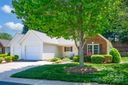 165 Oak Village Parkway sold home in Mooresville, SC