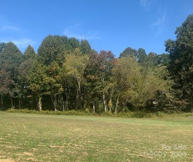 574 Skytop Farm Lane sold home in Skytop Farm, Hendersonville, NC
