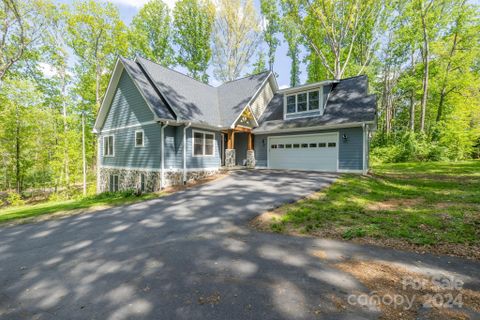 127 Vernon Lewis Trail sold home in Whispering Hills, Hendersonville, NC