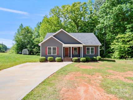905 Loganberry Lane sold home in Fairwood, York, SC