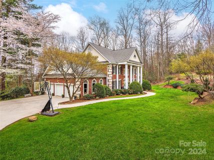 110 Braeside Circle
