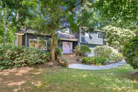 3710 Windbluff Drive