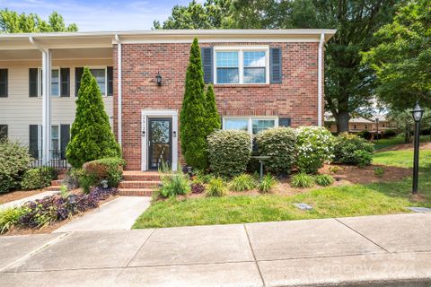 6612 Bunker Hill Circle