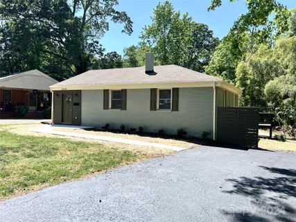 2638 Columbus Circle sold home in Regal Heights, Charlotte, NC
