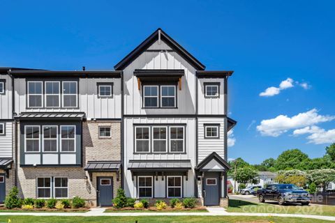 703 Carr Place