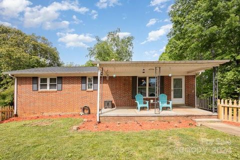 1508 N Deal Avenue sold home in Hillcrest, Newton, NC