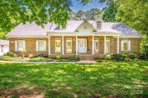 6730 Hawks Nest Lane sold home in Lowesville, Stanley, NC