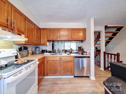 7316 Pebblestone Drive E sold home in Waterford Townhomes, Charlotte, NC