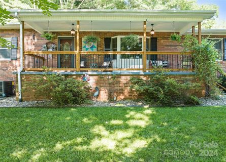 244 Gateway Street sold home in Forest Park, Waynesville, NC
