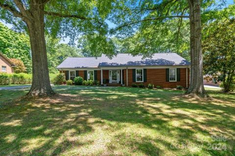 1018 Magnolia Street sold home in White Oaks Acres, Mooresville, NC