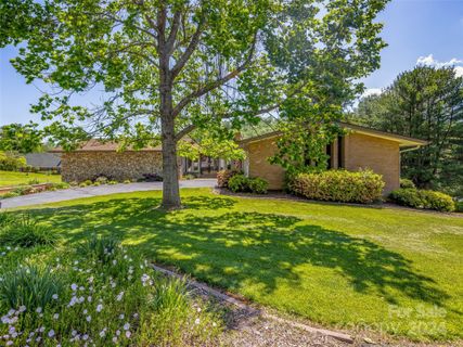 220 Northfield Court
