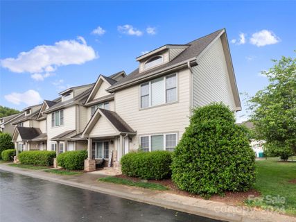 24 Rotunda Circle sold home in Scenic View Terrace, Asheville, NC