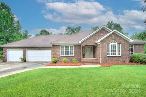 1822 White Ibis Court sold home in Flying Eagle Estates, Clover, SC