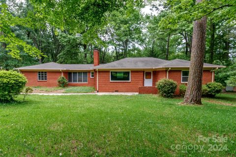1104 Cedarwood Lane