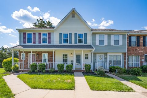 8227 Circle Tree Lane sold home in Crestview I, Charlotte, NC