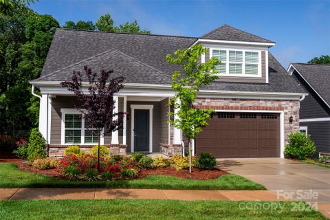 15107 Honeycutt Drive sold home in The Courtyards at Eastfield Farm, Huntersville, NC