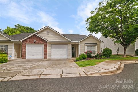 5709 Bradford Lake Lane sold home in Village Glen, Charlotte, NC