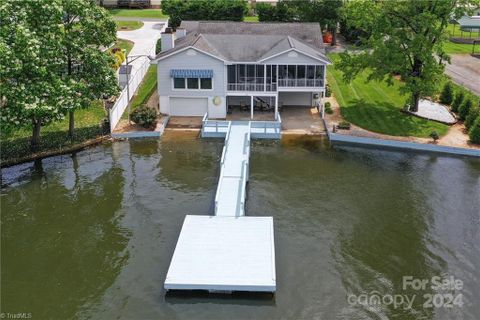 115 Shoreline Drive sold home in Oakwood Acres, Lexington, NC