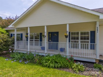 68 Cedarview Lane sold home in Meadowview, Saluda, NC