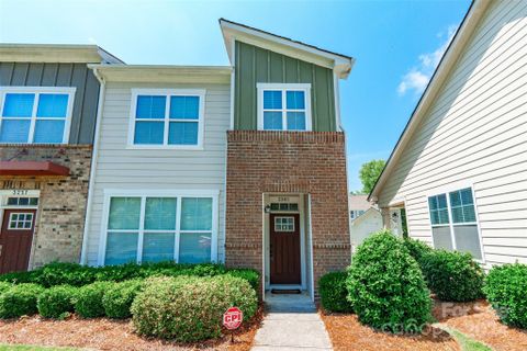 3261 Bending Birch Place