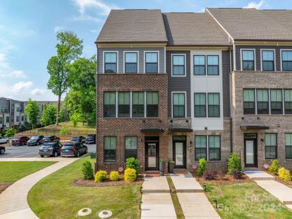 904 Broad River Lane