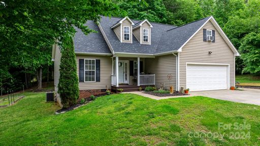 135 Forest Glen Way sold home in River Glen, Morganton, NC