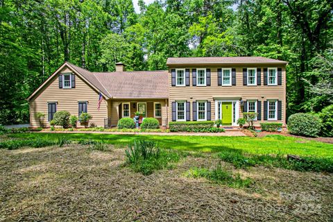 301 Chickadee Lane sold home in Illahee Hills, Brevard, NC