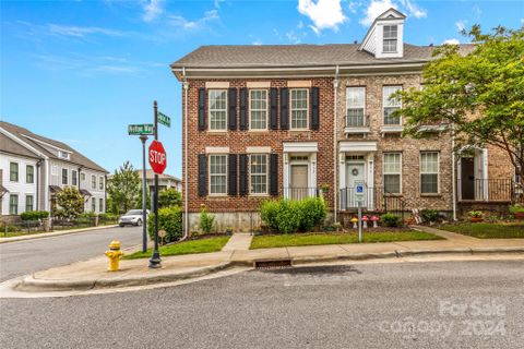 252 Welton Way