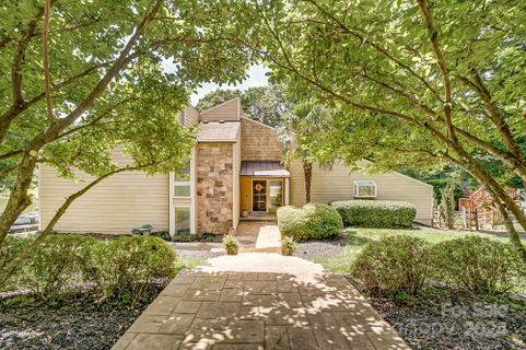 8110 Raintree Lane
