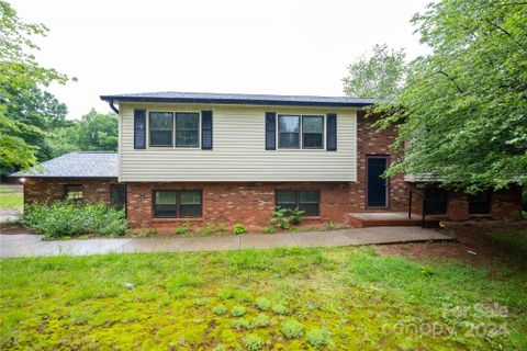 127 Danbury Lane sold home in Danbury Forest, Statesville, NC