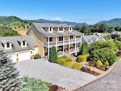 406 Everview Lane sold home in River Ridge Estates, Waynesville, NC
