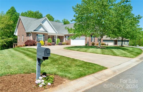 121 Beechmont Drive sold home in Beechmont, Morganton, NC
