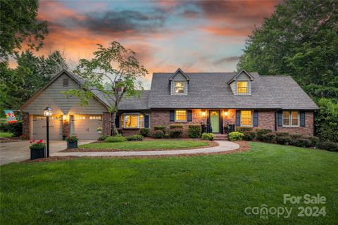 300 Castlegate Drive sold home in South Forest, Morganton, NC
