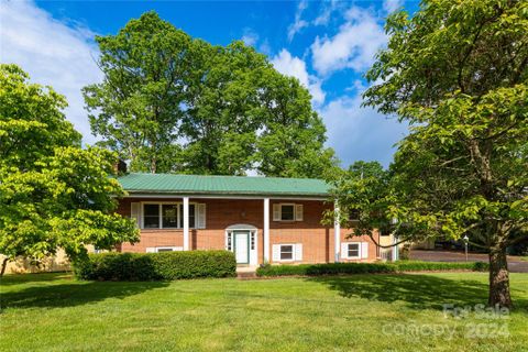 45 Leaf Lane sold home in Oak Park, Clyde, NC