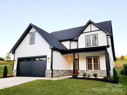 4711 Looking Glass Trail