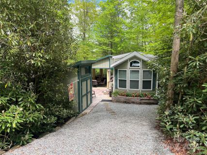 97 Delphinium Lane sold home in Oak Hills, Newland, NC