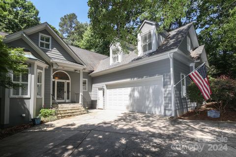 8 Oakwood Lane