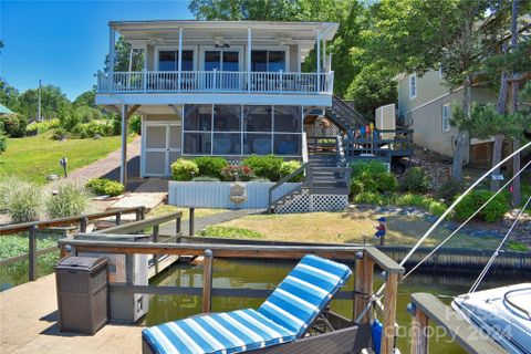 150 Shoreline Road sold home in Dixie Shores, Badin Lake, NC