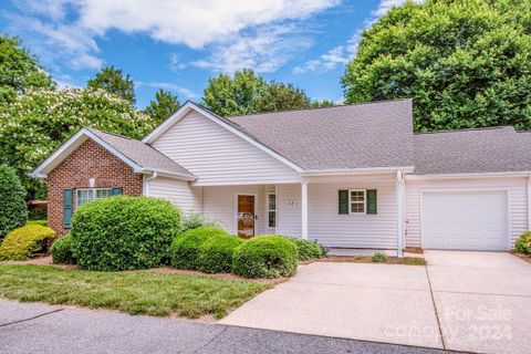 112 Oak Village Parkway