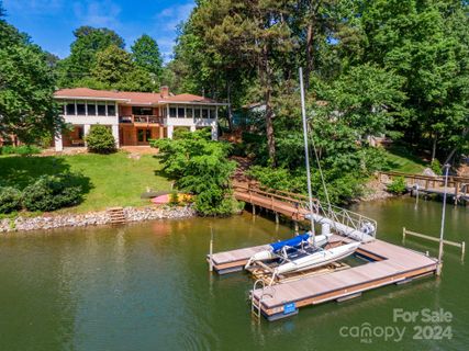 4000 Lake Shore Road