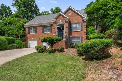 516 Clairview Lane